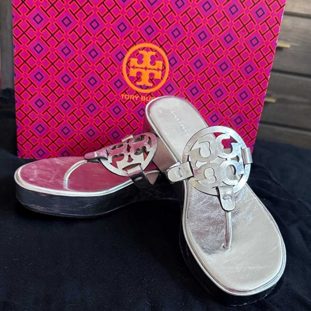 Tory Burch Miller Plataform wedge Metallic Silver Sandals in great condition